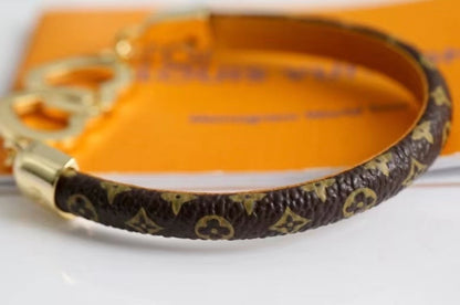 LVB120  Presbyopia leather love bracelet, unique features   Jewelry