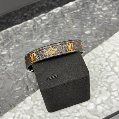 JK19 Leather bracelet Jewelry