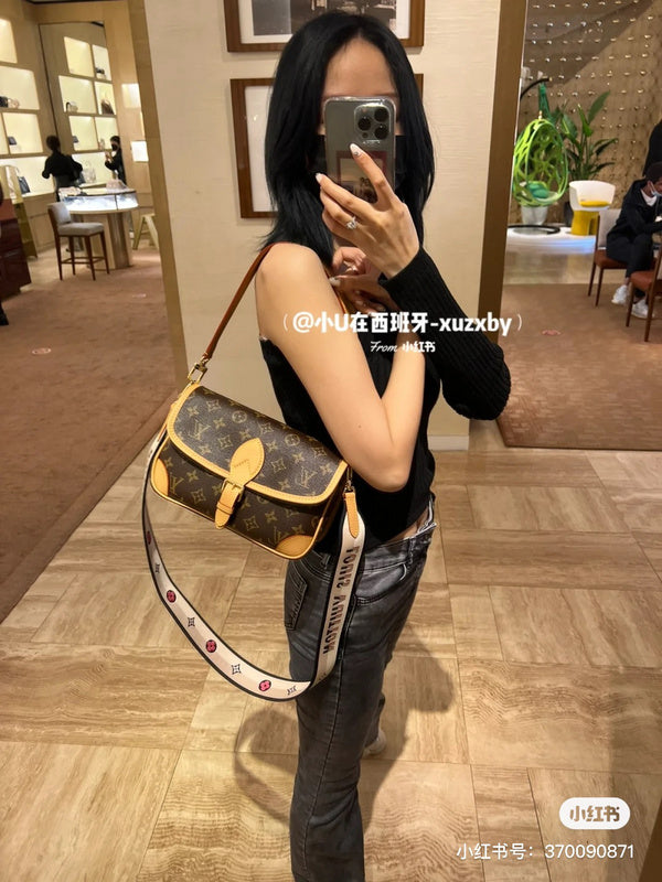 MLB2 Women's new fashion 24*14cm baguette bag