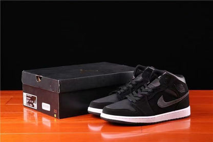 AJS32 Classic leather high quality with box size 40-46 for men