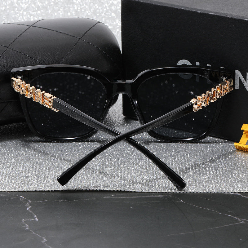 9156  Sunglasses with box