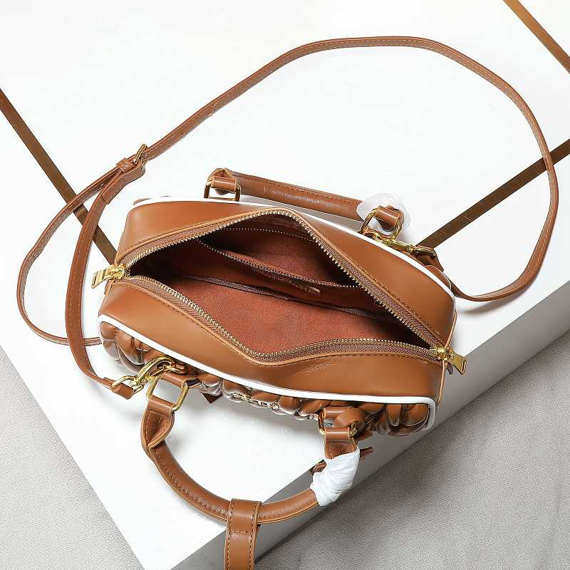 LMP23 bag 23-12-9cm Hand bag