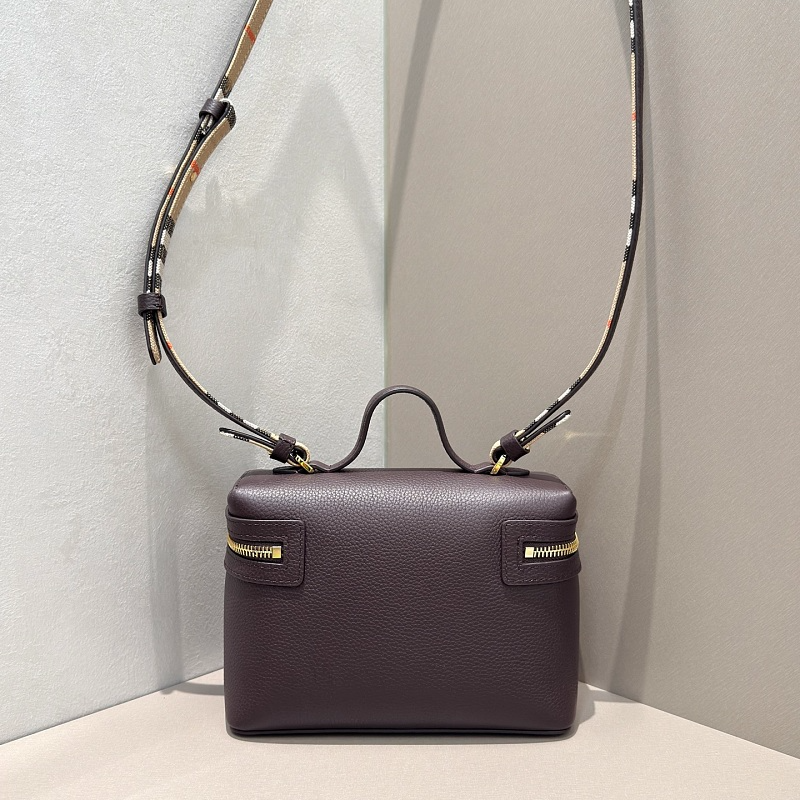 LBP18  Bag 19.5-8-15CM Shoulder bag