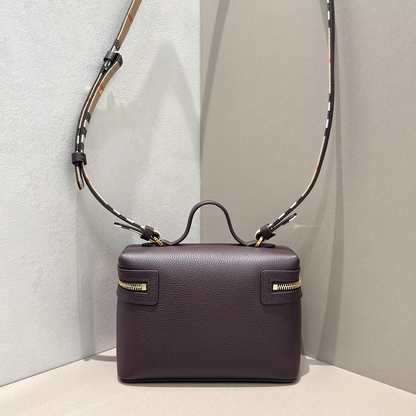 LBP18  Bag 19.5-8-15CM Shoulder bag