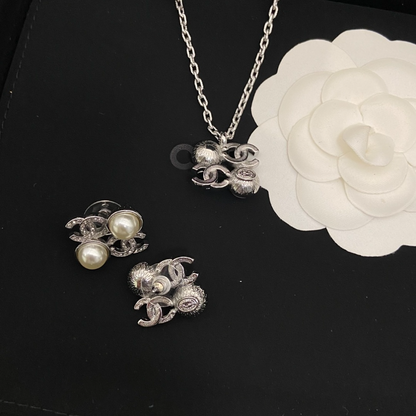 CHN103  Women's New Fashion Pearl Double C Earnail Necklace Set Jewelry