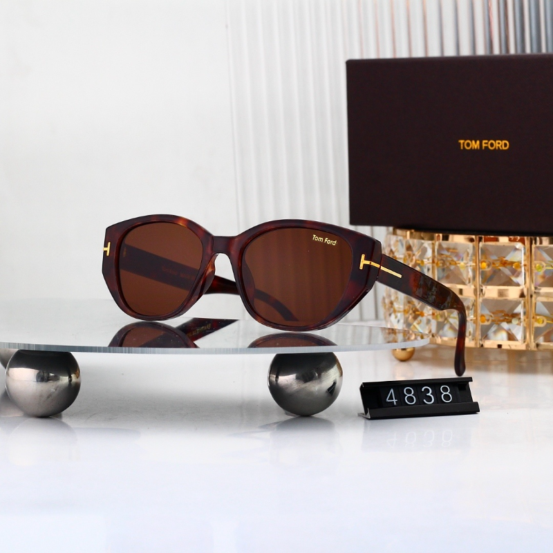 4838 Sunglasses with box