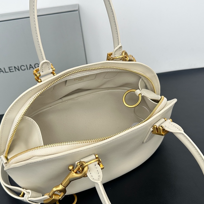 LBP13 bag 30-13-16cm Handbag