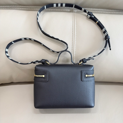 LBP18  Bag 19.5-8-15CM Shoulder bag