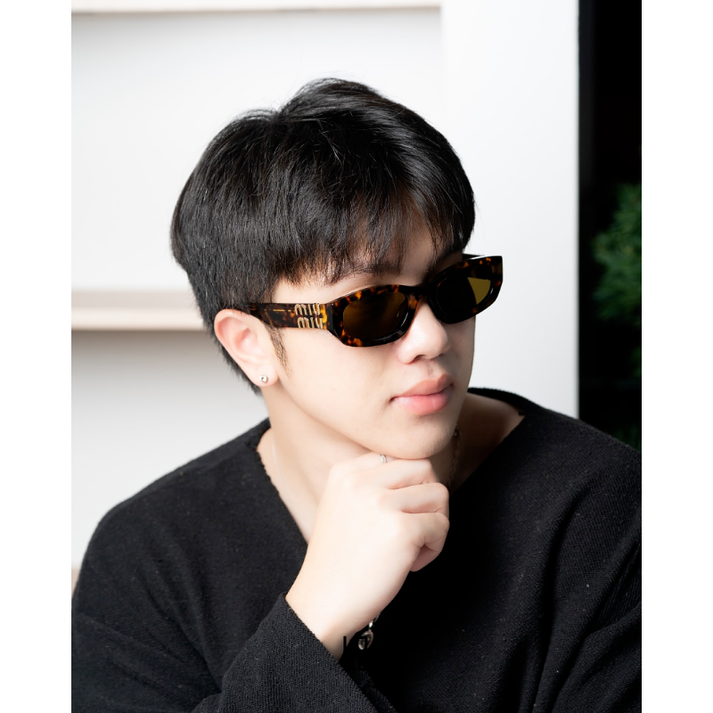 4149  Sunglasses with box
