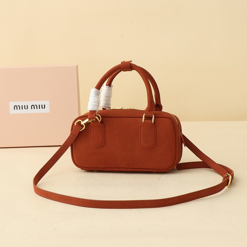 LMP21 bag 22-8-11cm Hand bag