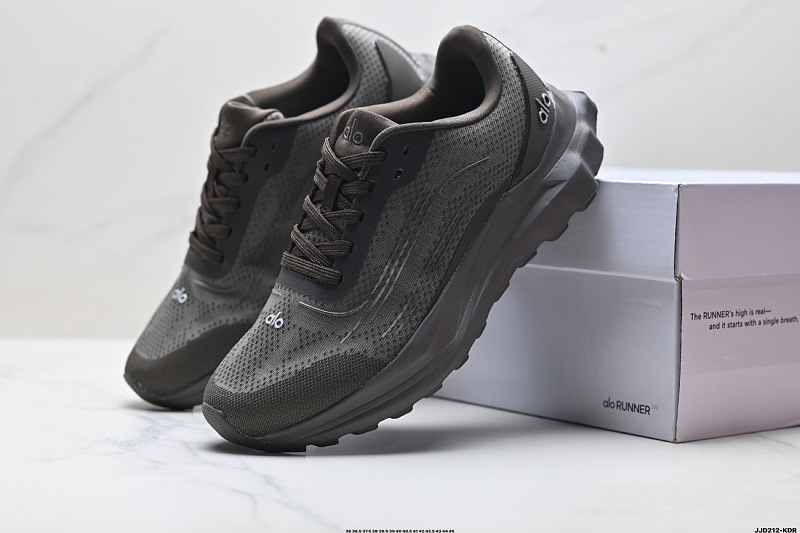 AAS2 Man and women 36-45 shoes with box