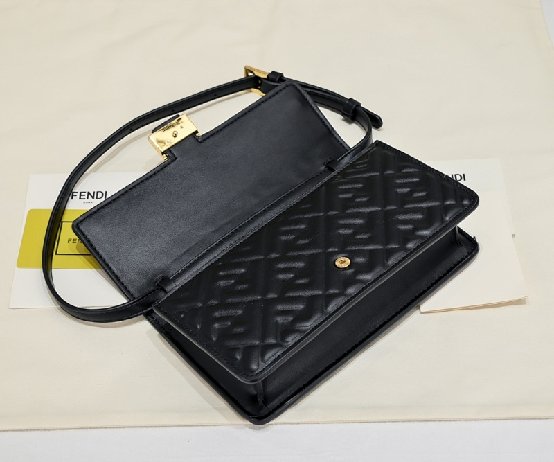 LFP6 Leather bag 21-5-11.5CM Shoulder bags