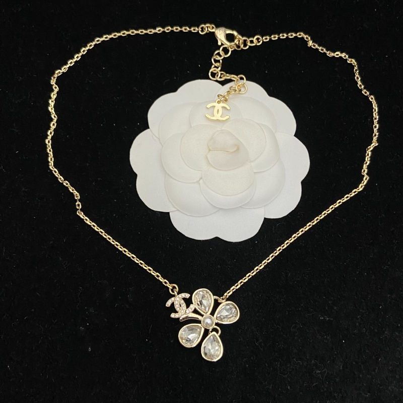 CHN104  Women's new four leaf clover crystal diamond necklace jewelry