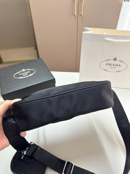LPP44 bag 23-6-16CM  Shoulder bags with box