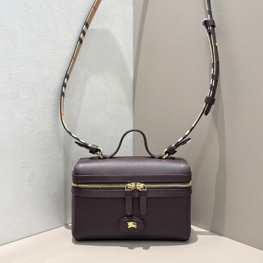 LBP18  Bag 19.5-8-15CM Shoulder bag