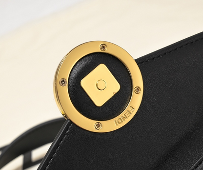 LFP38 bag 18-10-4cm Shoulder bags