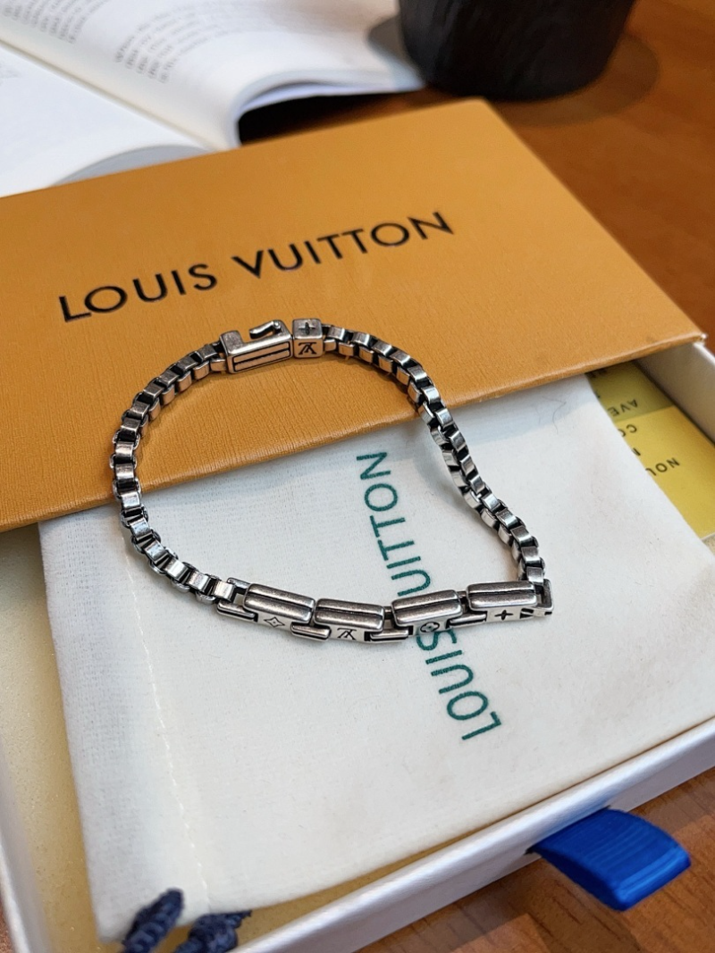 L227  Men's new fashionable titanium steel bracelet jewelry