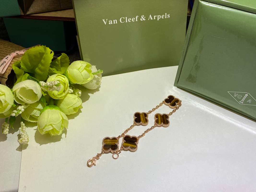 VAB61   Women's New Product Flower Bracelet Jewelry