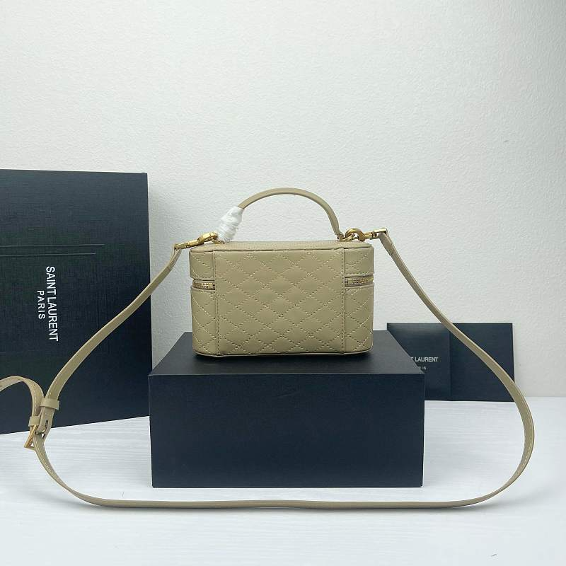 LYP46 bag 18-11-6.5cm  Shoulder bags
