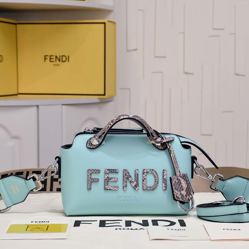 LFP33 bag 20cm Shoulder bags