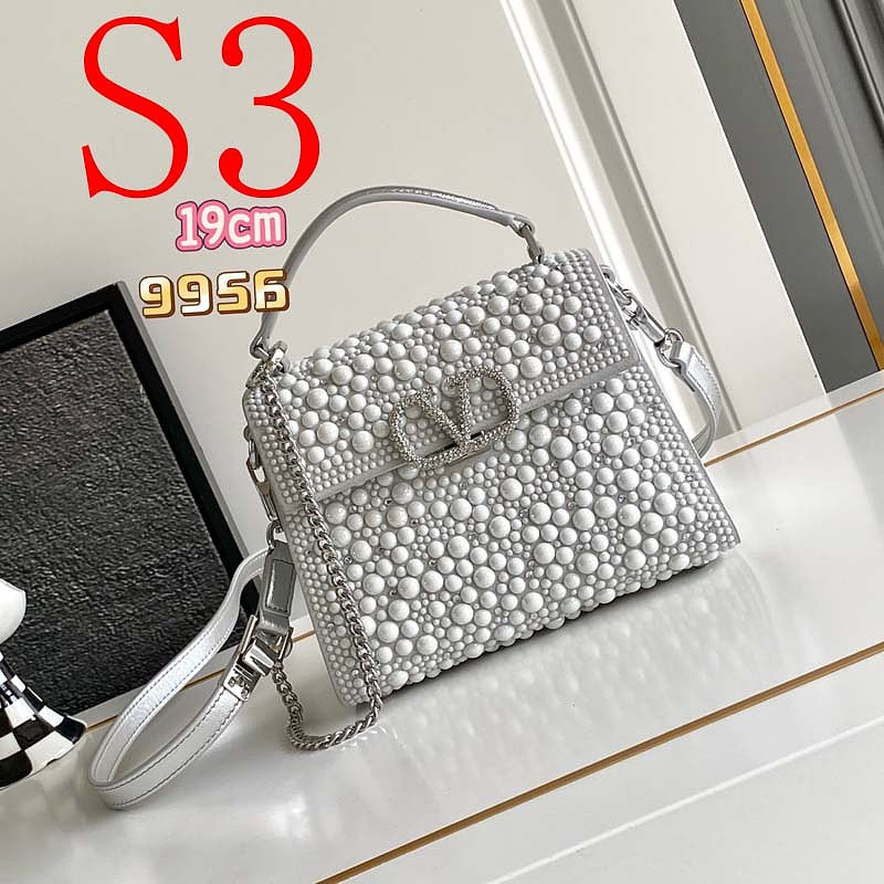 LVP9  bag 19-13-9 cm Shoulder bags