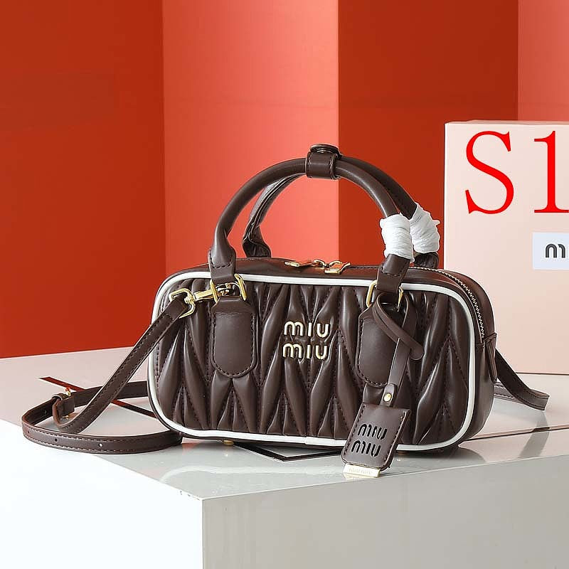 LMP23 bag 23-12-9cm Hand bag
