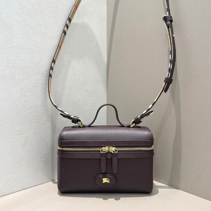 LBP18  Bag 19.5-8-15CM Shoulder bag