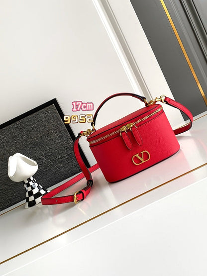 LVP2 bag17-10- 9cm  Shoulder bags
