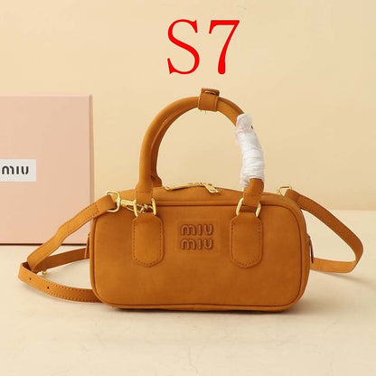 LMP21 bag 22-8-11cm Hand bag