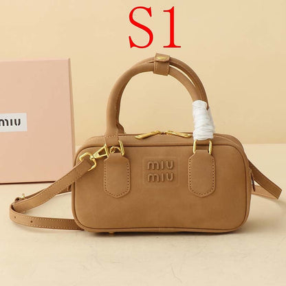 LMP21 bag 22-8-11cm Hand bag