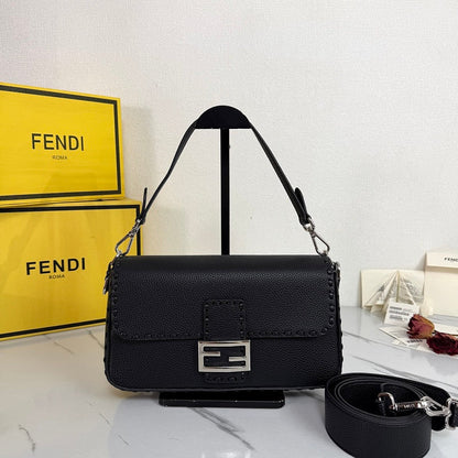 LFP30 bag 27-15-6CM Shoulder bags