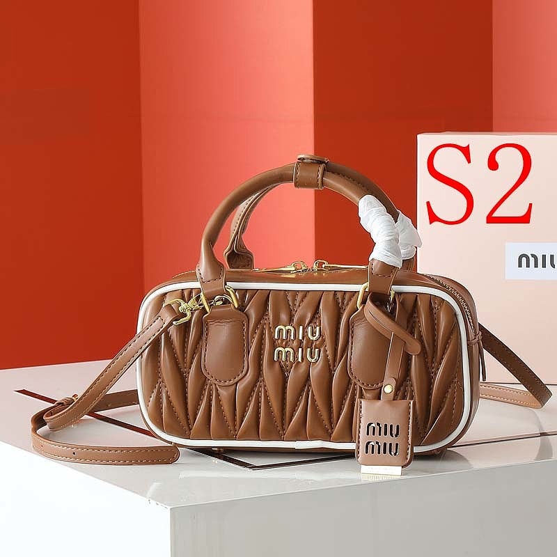LMP23 bag 23-12-9cm Hand bag