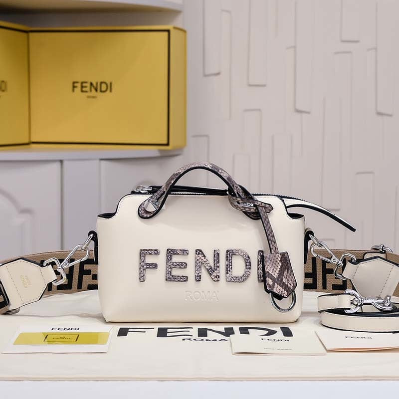 LFP33 bag 20cm Shoulder bags