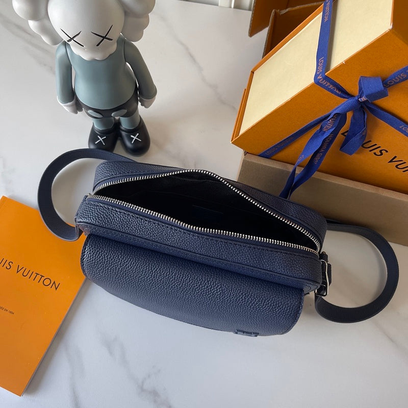 LLP303  bag 24×18×9cm Shoulder bags