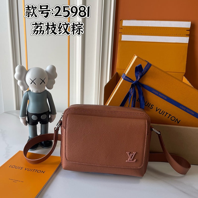 LLP303  bag 24×18×9cm Shoulder bags
